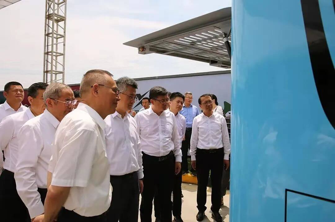 南京首條氫能客車示范線開啟氫藍(lán)時(shí)代