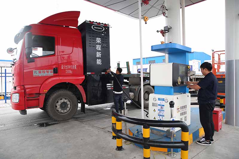 津門氫能重卡滿月，零碳環保成果登頂.jpg