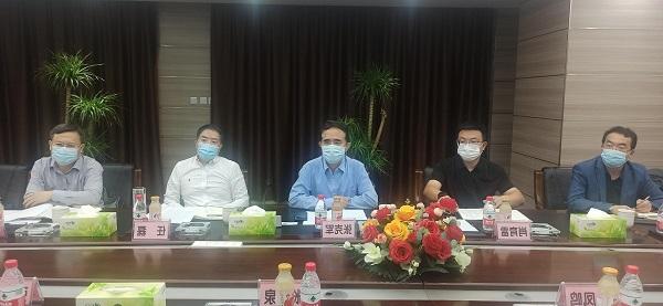 張克軍副廳長帶隊就二氧化碳加氫制甲醇技術(shù)開展實(shí)地調(diào)研.jpg