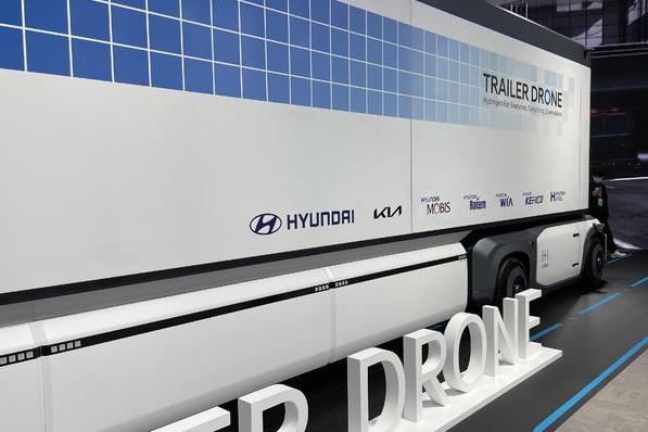 現代Trailer Drone概念卡車亮相，拉貨能手.jpg