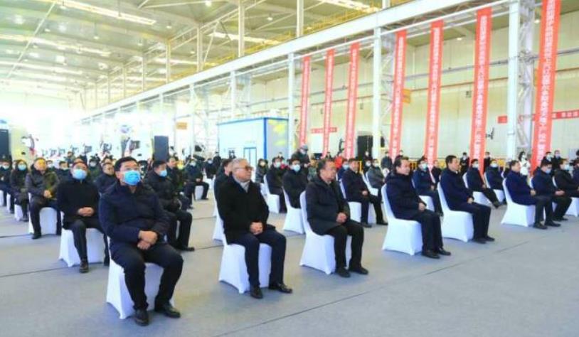上汽紅巖鄂爾多斯基地天隆工廠投產，首批氫能重卡下線.jpg