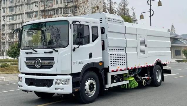 重慶明天氫能公司發(fā)布18噸平臺(tái)2款全新車型.jpg