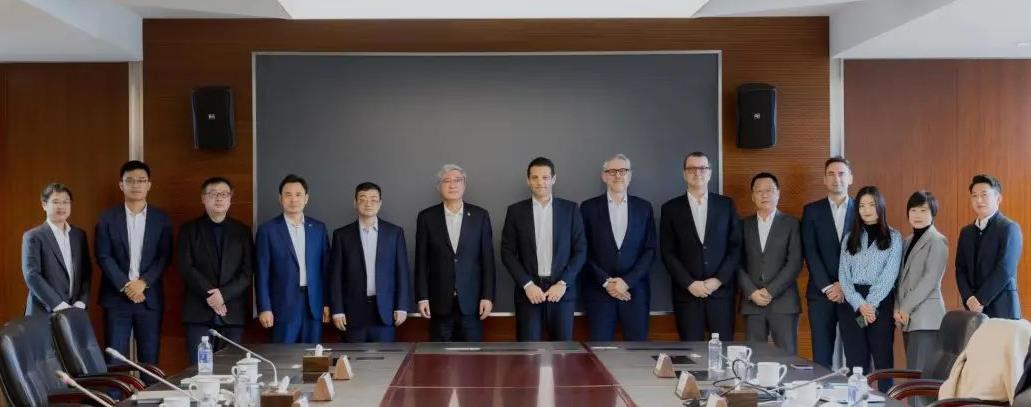 申能集團與彼歐集團攜手共議，持續深化氫能技術合作與創新.jpg