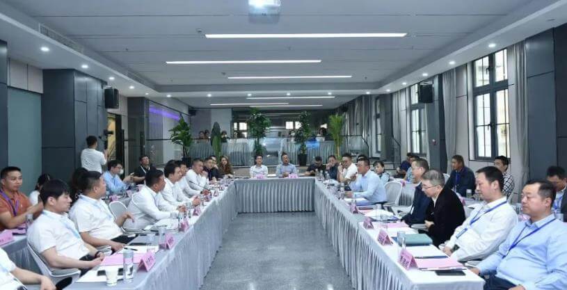 翌晶能源遼寧營口500MW風光氫儲一體化示范項目正式簽約.jpg